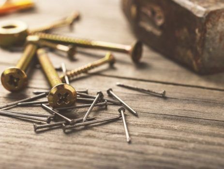 Building a Vinyl Deck – Nails or Screws?